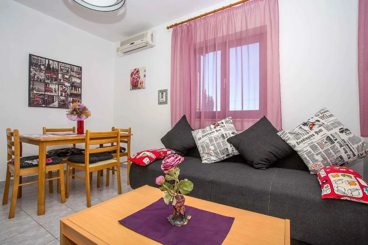 Apartment In Njivice/Insel Krk 13321 Njivice